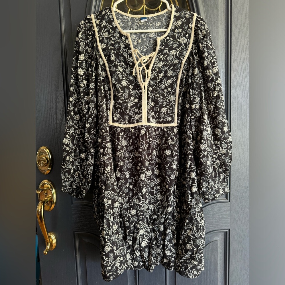 XL black and beige flower print dress